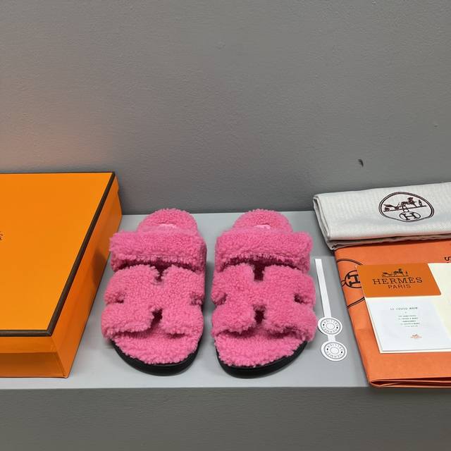 出厂价：女码： 男码280 品牌：Hermes 编号：H8018-220404 颜色：12个色 码数:女码34一42 男码38-46 34 45 46订做不退不